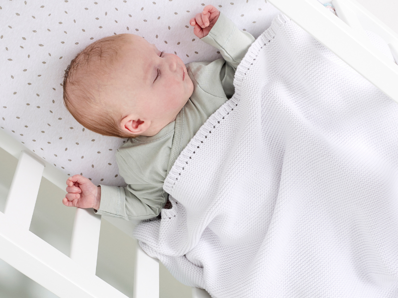 Swaddle Blankets or Baby Sleeping Bags? Everything You Need to Know
